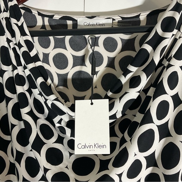 Calvin Klein NWT’s Sleeveless Draped Neckline Black White Polka Dot Blouse Sz M - Picture 3 of 15
